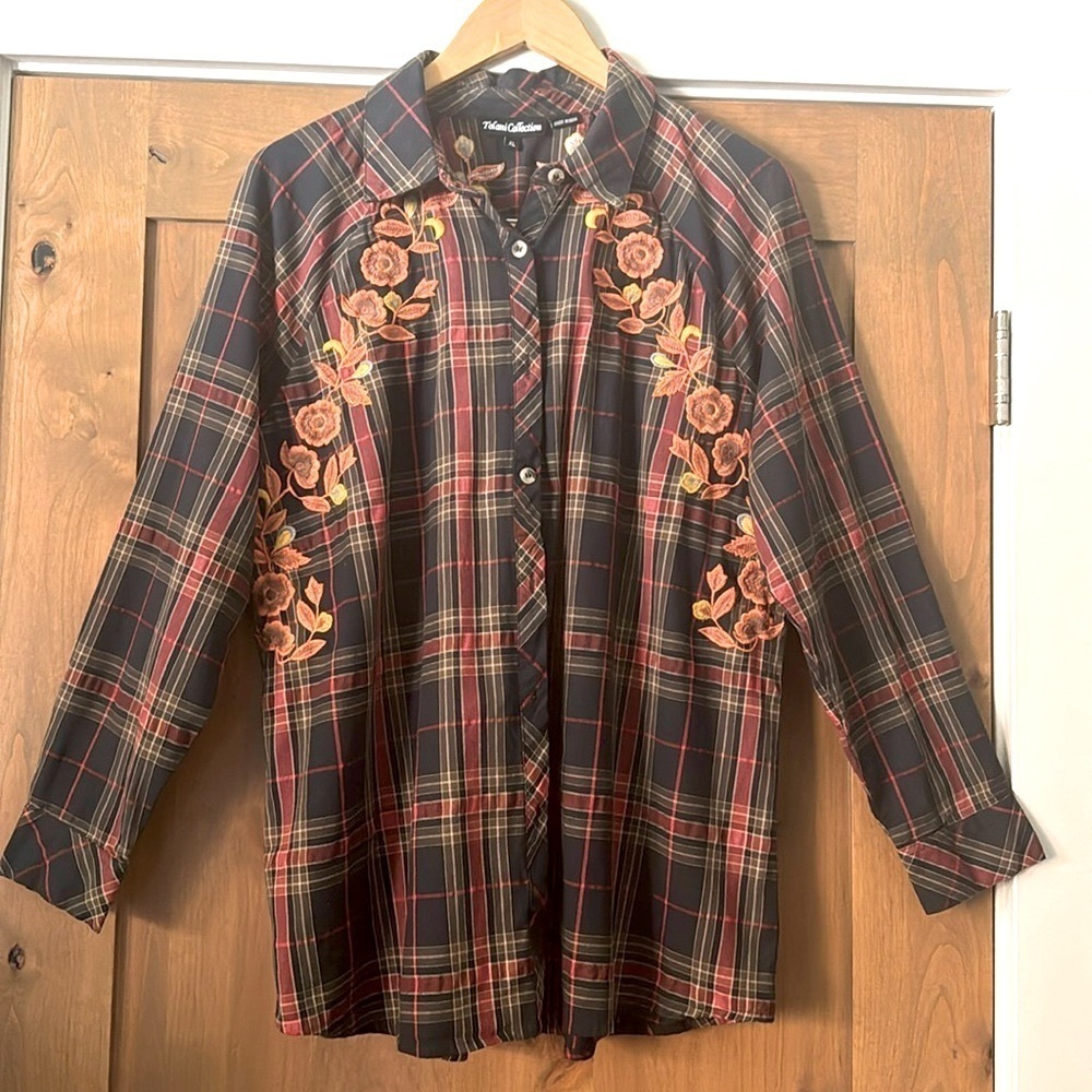Tolani Collection Womens XL Top Button up shirt Plaid Embroidery Fall Cotton